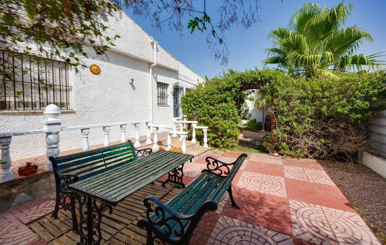 Resale - Chalet - Torrevieja - La Siesta - El Salado - Torreta