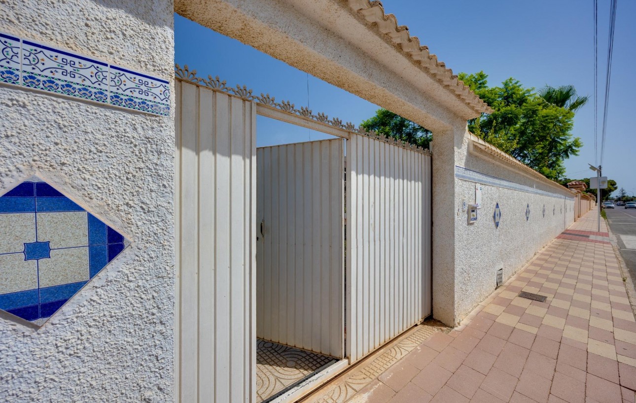 Resale - Chalet - Torrevieja - La Siesta - El Salado - Torreta