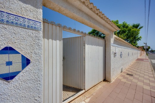 Resale - Chalet - Torrevieja - La Siesta - El Salado - Torreta