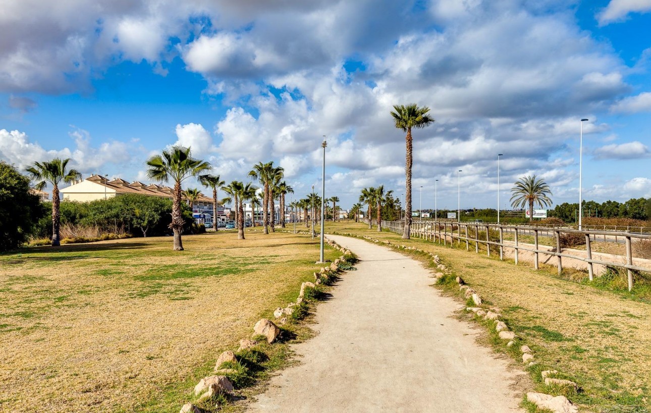 Resale - Chalet - Torrevieja - La Siesta - El Salado - Torreta