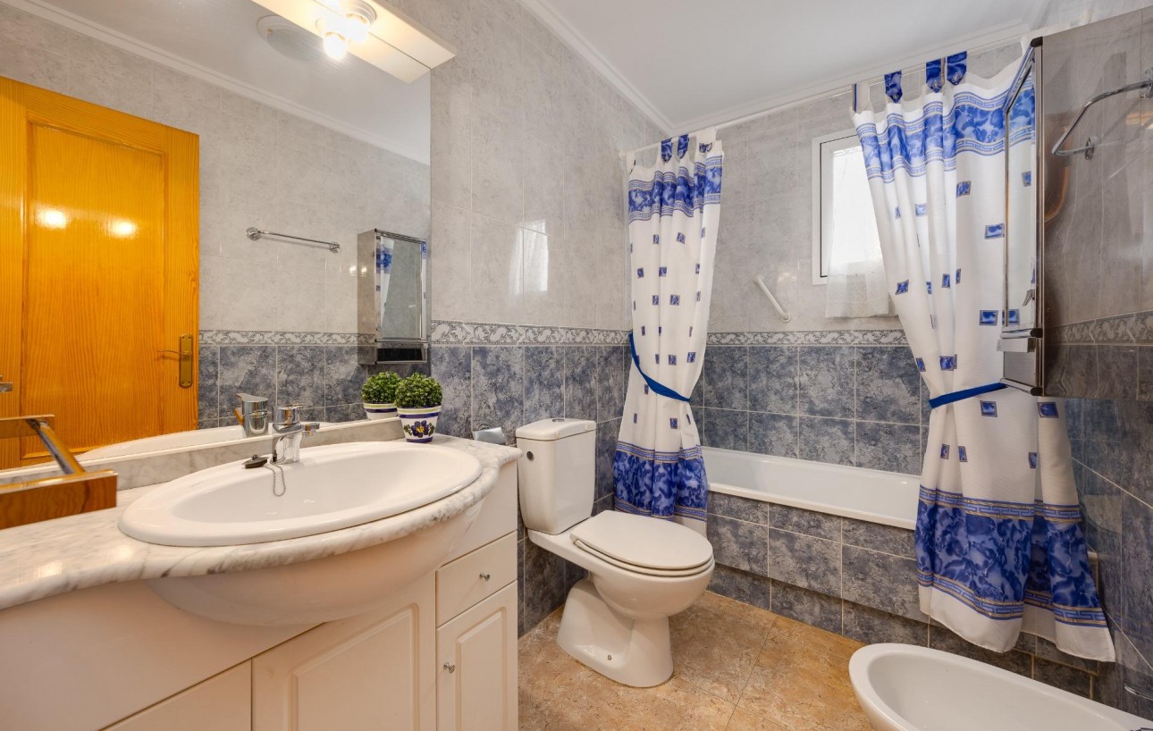 Resale - Wohnung - Torrevieja - Playa del cura
