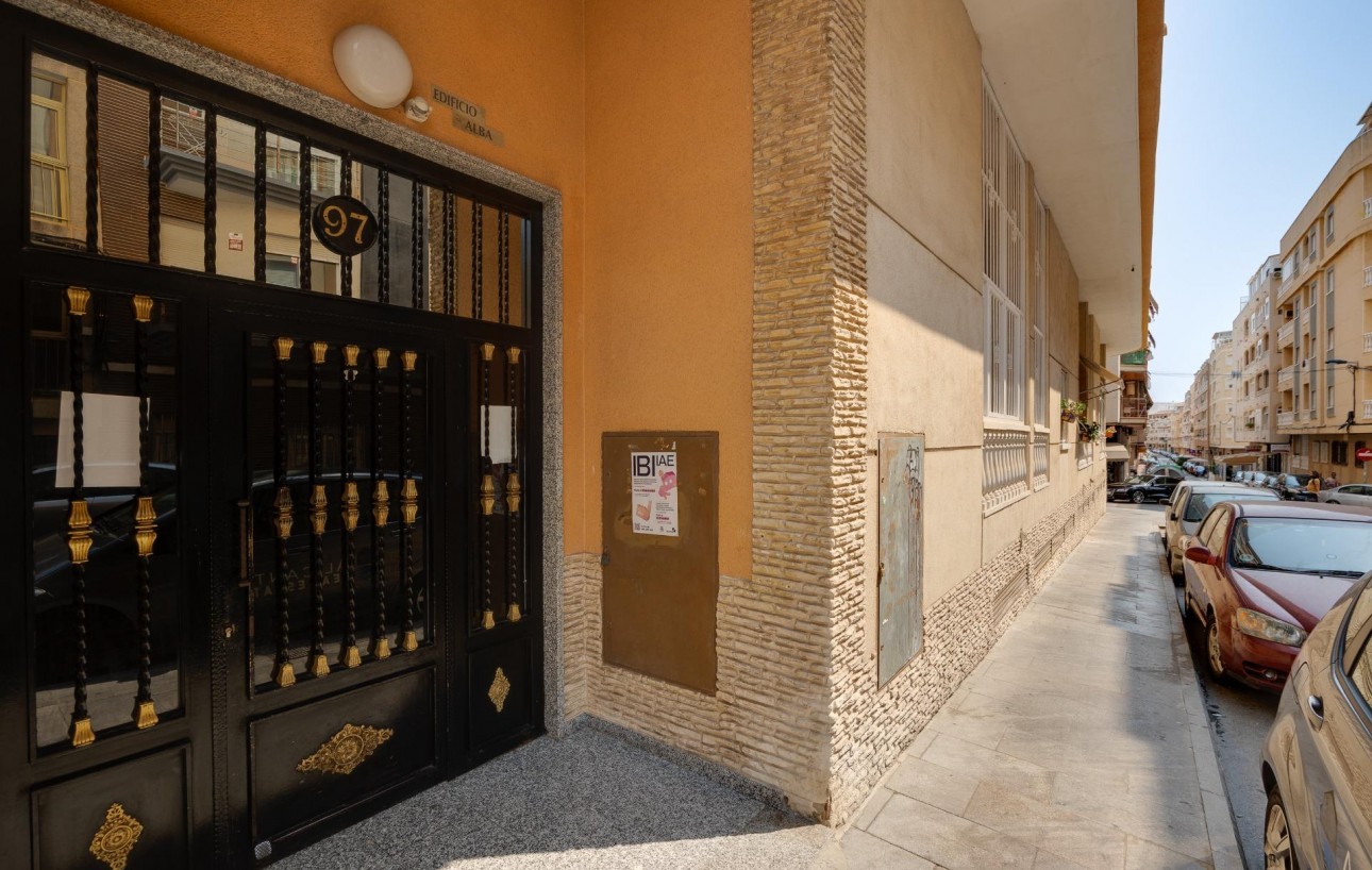 Resale - Wohnung - Torrevieja - Playa del cura