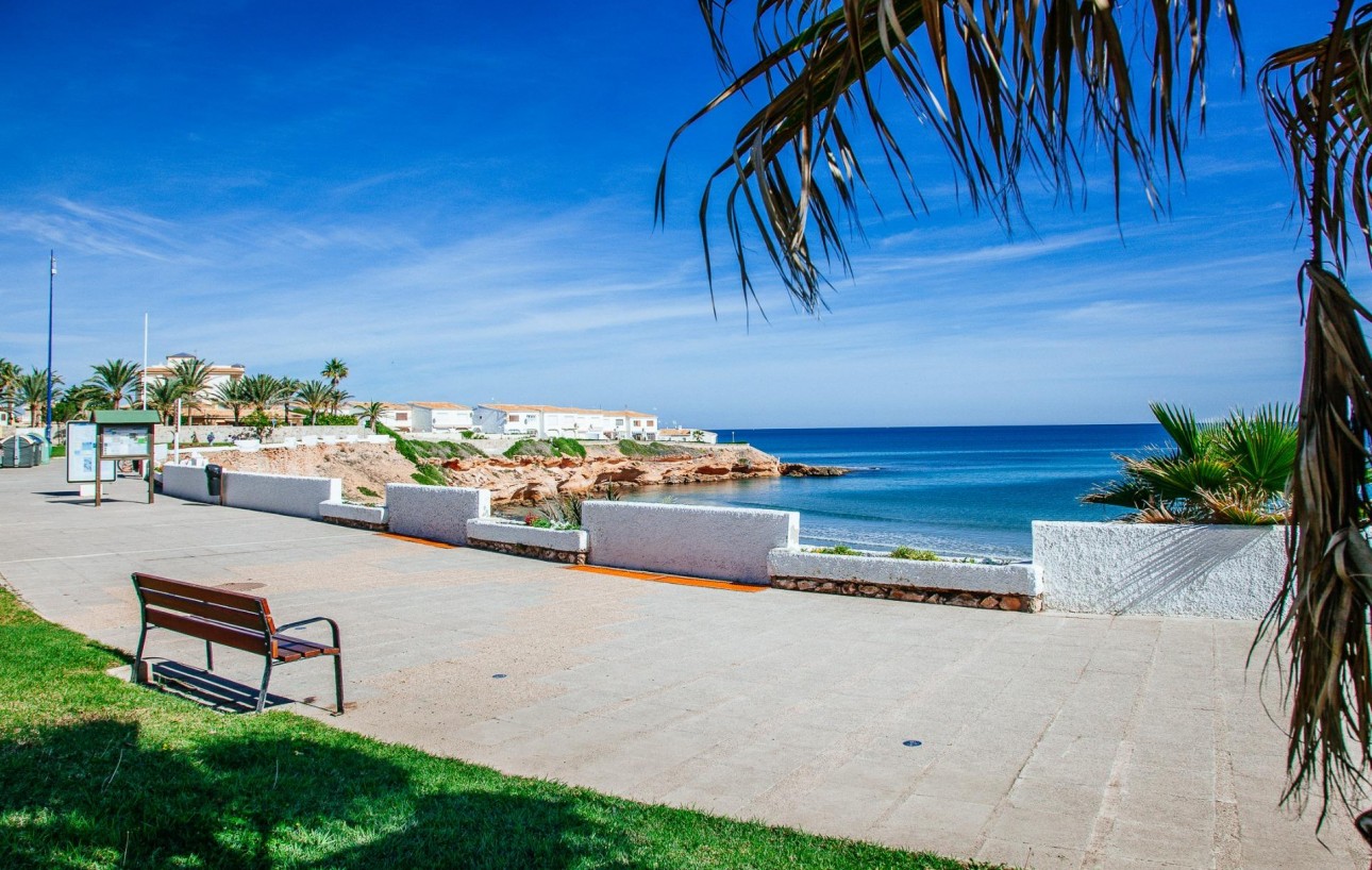 Resale - Bungalow Planta Baja - Orihuela Costa - PAU 26