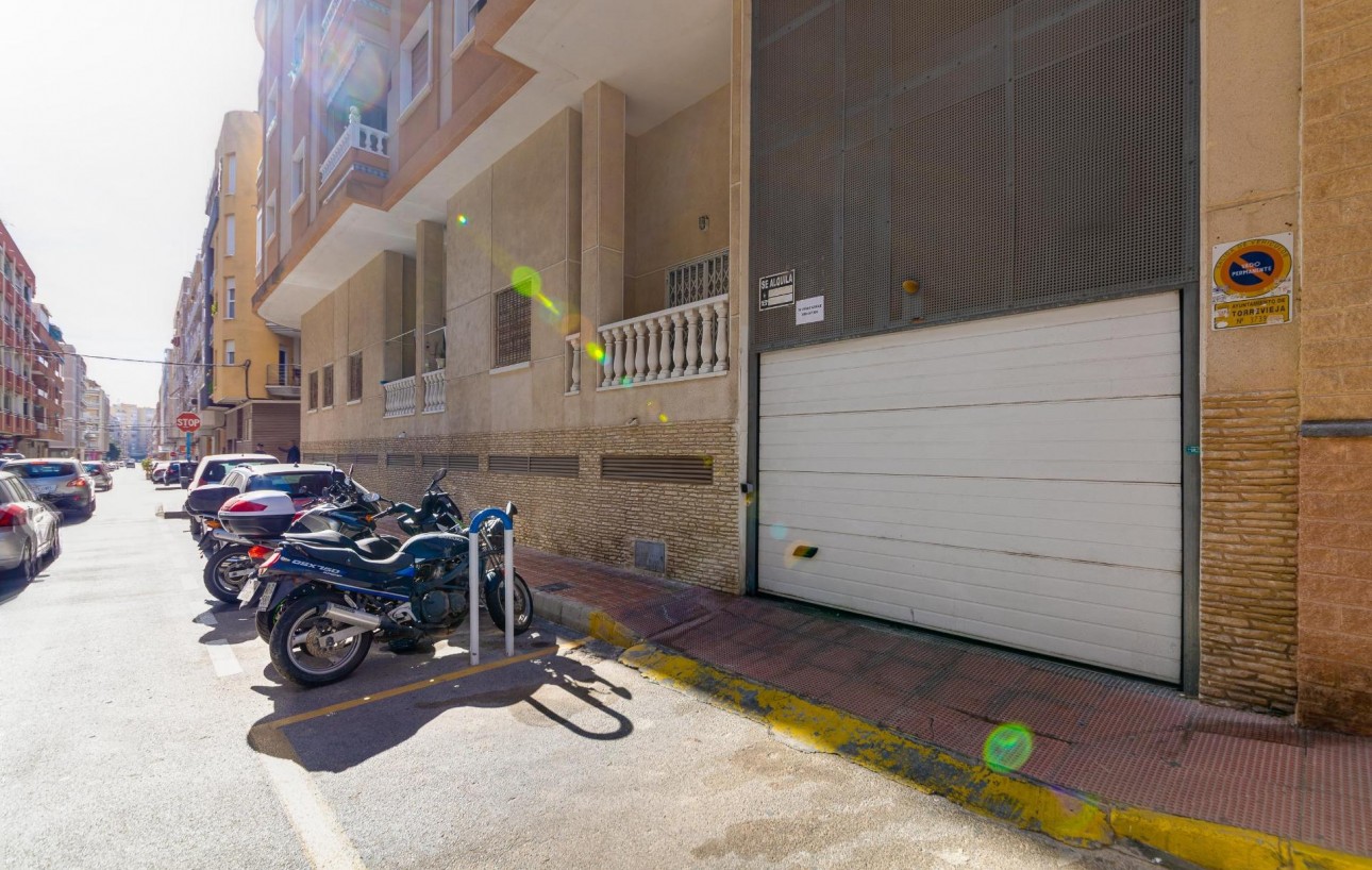 Revente - Garage - Torrevieja - Playa del cura