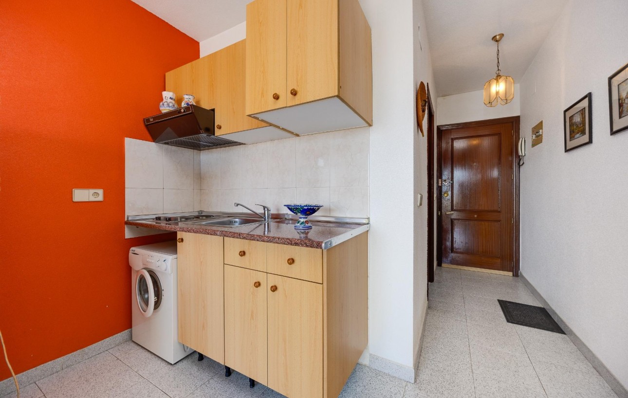 Resale - Studie - Torrevieja - Centro