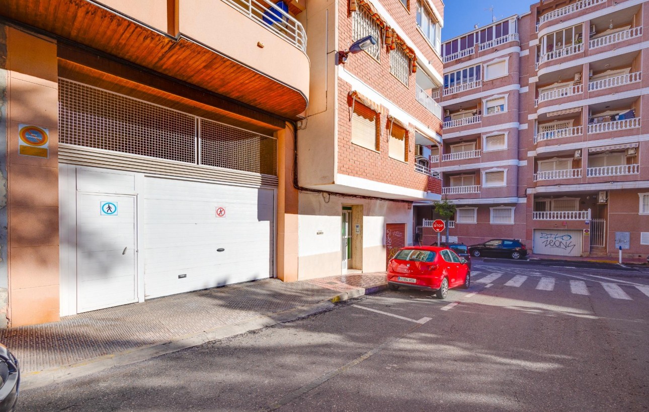 Resale - Garage - Torrevieja - Playa del cura
