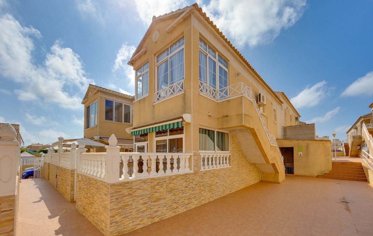 Resale - Bungalow Planta Baja - Torrevieja - Centro