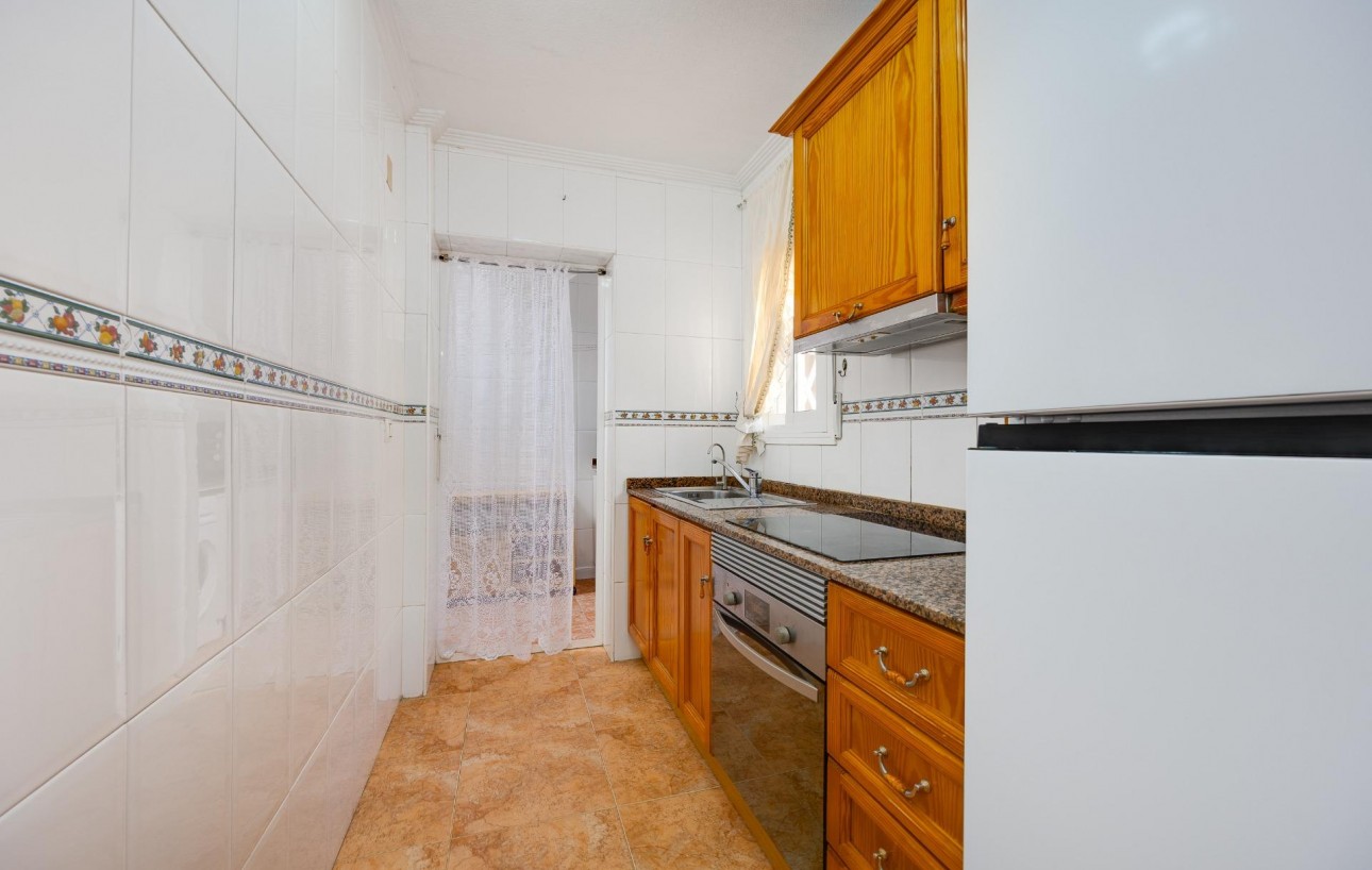 Resale - Bungalow Planta Baja - Torrevieja - Centro