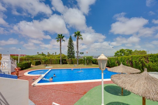 Resale - Bungalow Planta Baja - Torrevieja - Centro