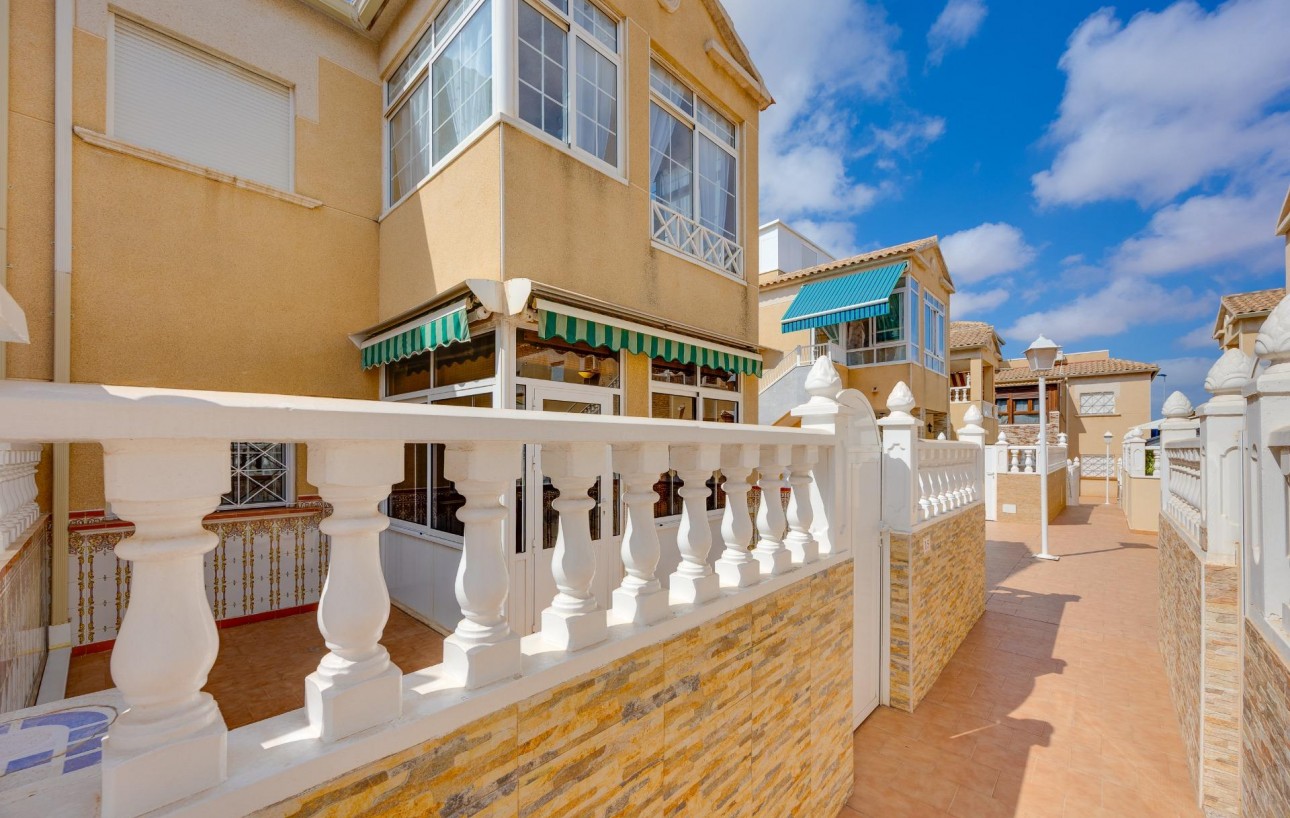 Resale - Bungalow Planta Baja - Torrevieja - Centro