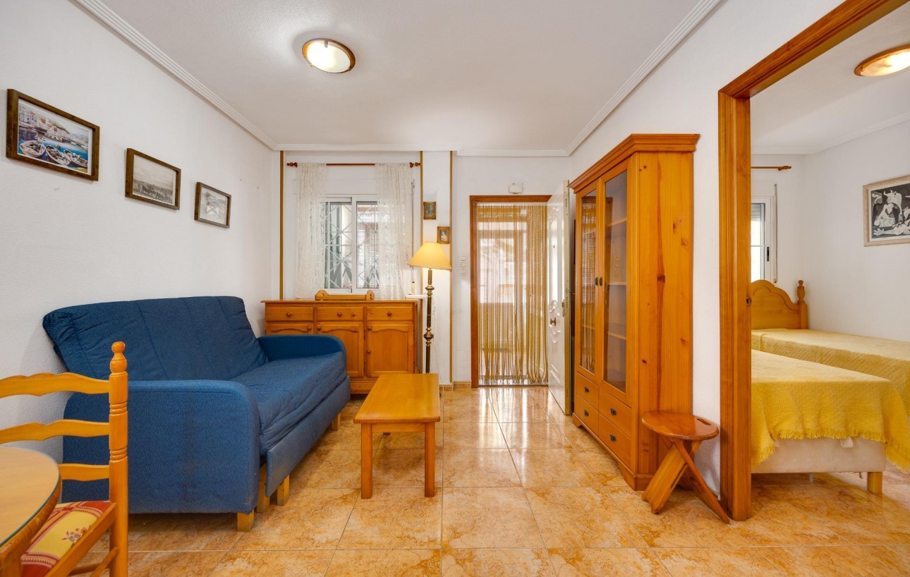 Resale - Bungalow Planta Baja - Torrevieja - Centro
