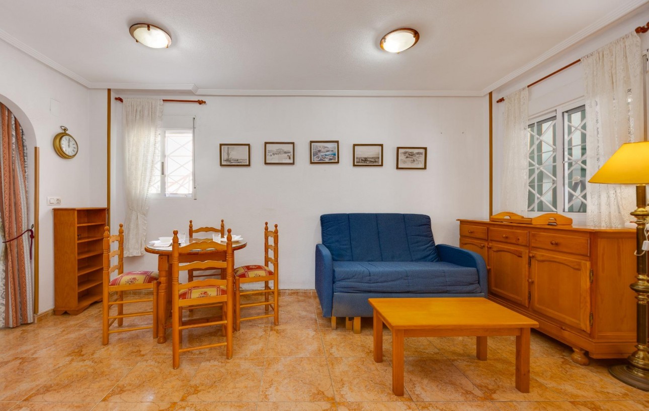 Resale - Bungalow Planta Baja - Torrevieja - Centro