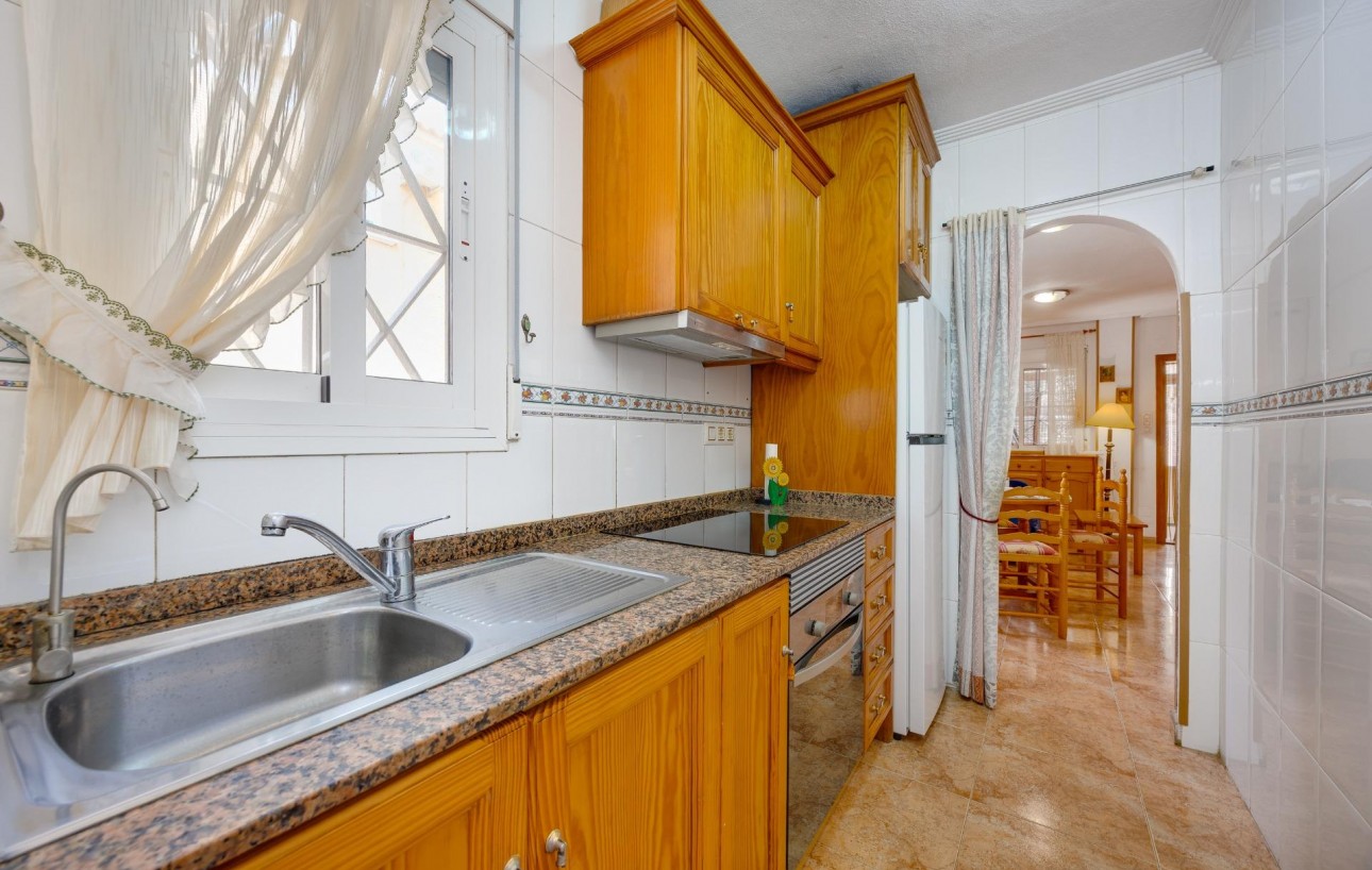 Resale - Bungalow Planta Baja - Torrevieja - Centro