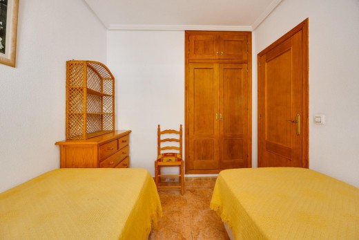 Resale - Bungalow Planta Baja - Torrevieja - Centro