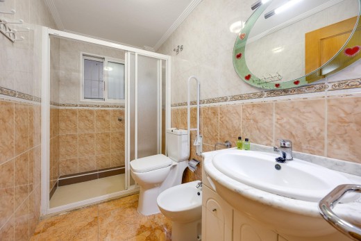Resale - Bungalow Planta Baja - Torrevieja - Centro