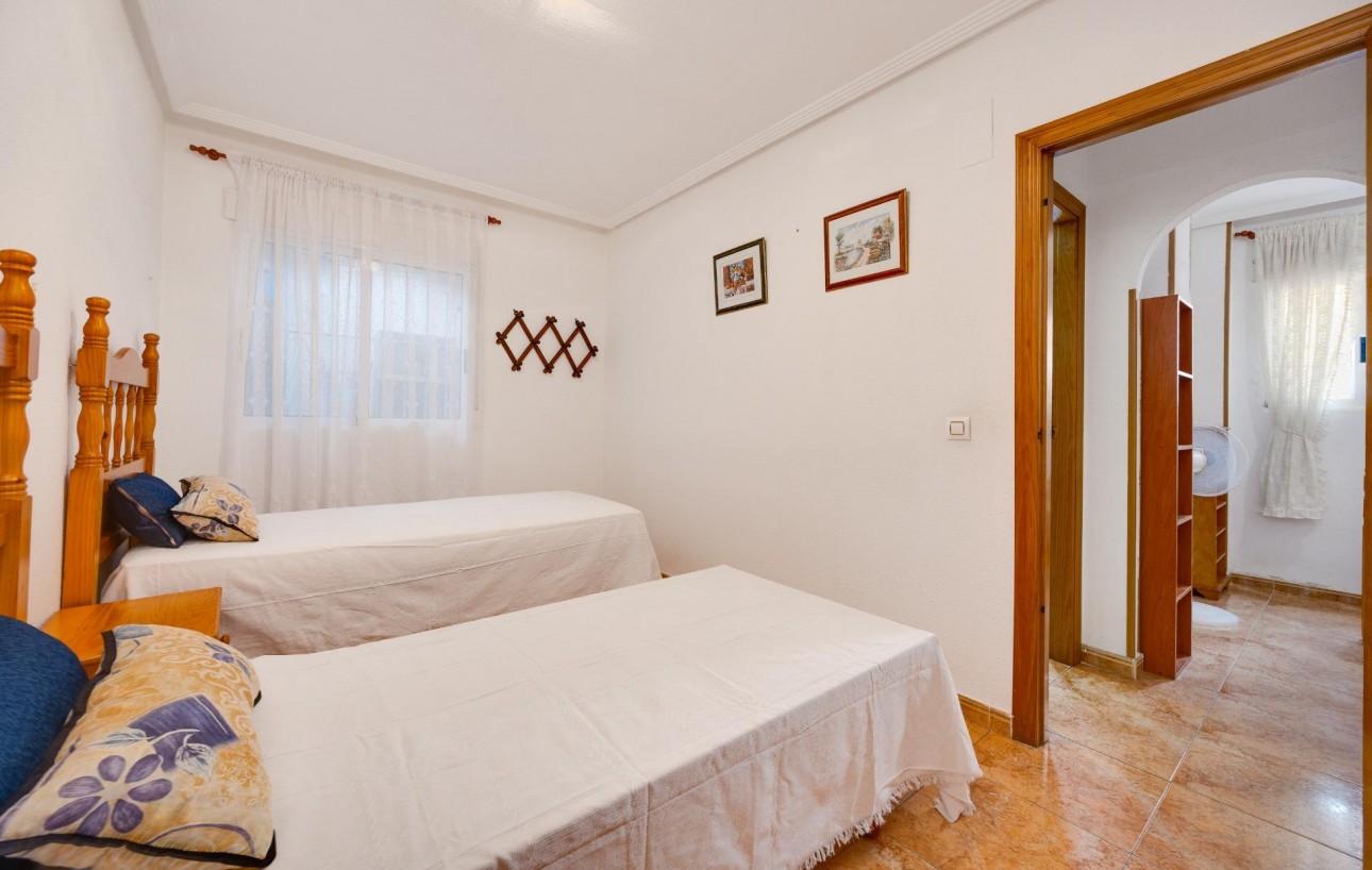 Resale - Bungalow Planta Baja - Torrevieja - Centro