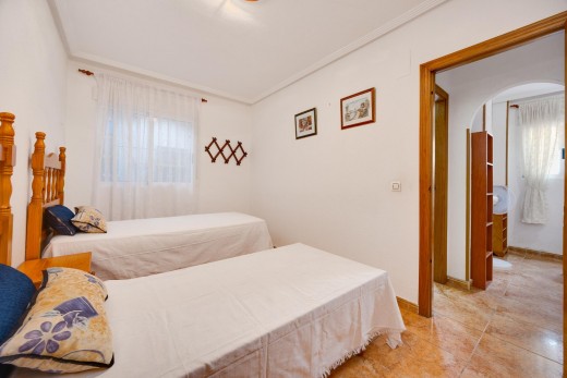 Resale - Bungalow Planta Baja - Torrevieja - Centro