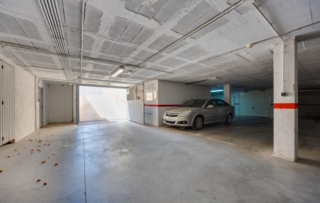 Resale - Bungalow Planta Baja - Torrevieja - Centro