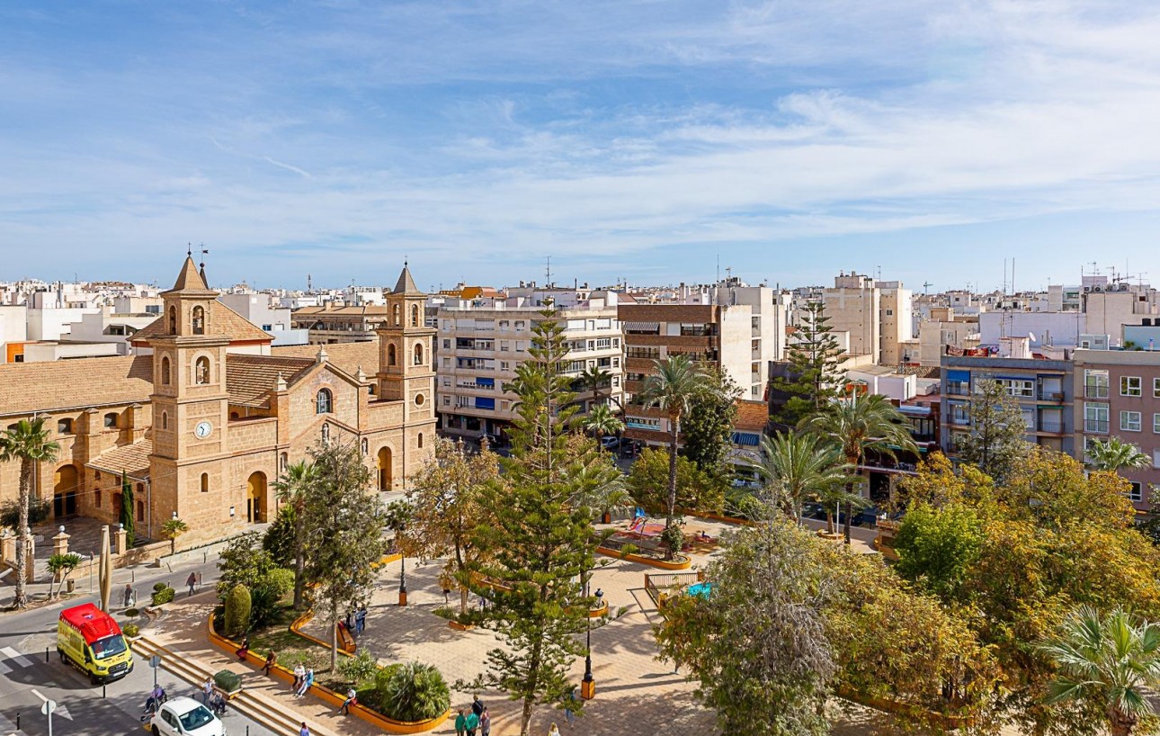 Resale - Bungalow Planta Baja - Torrevieja - Centro