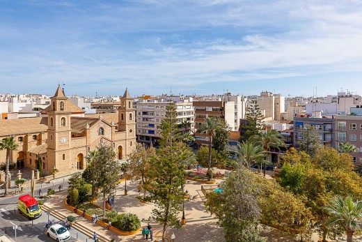 Resale - Bungalow Planta Baja - Torrevieja - Centro