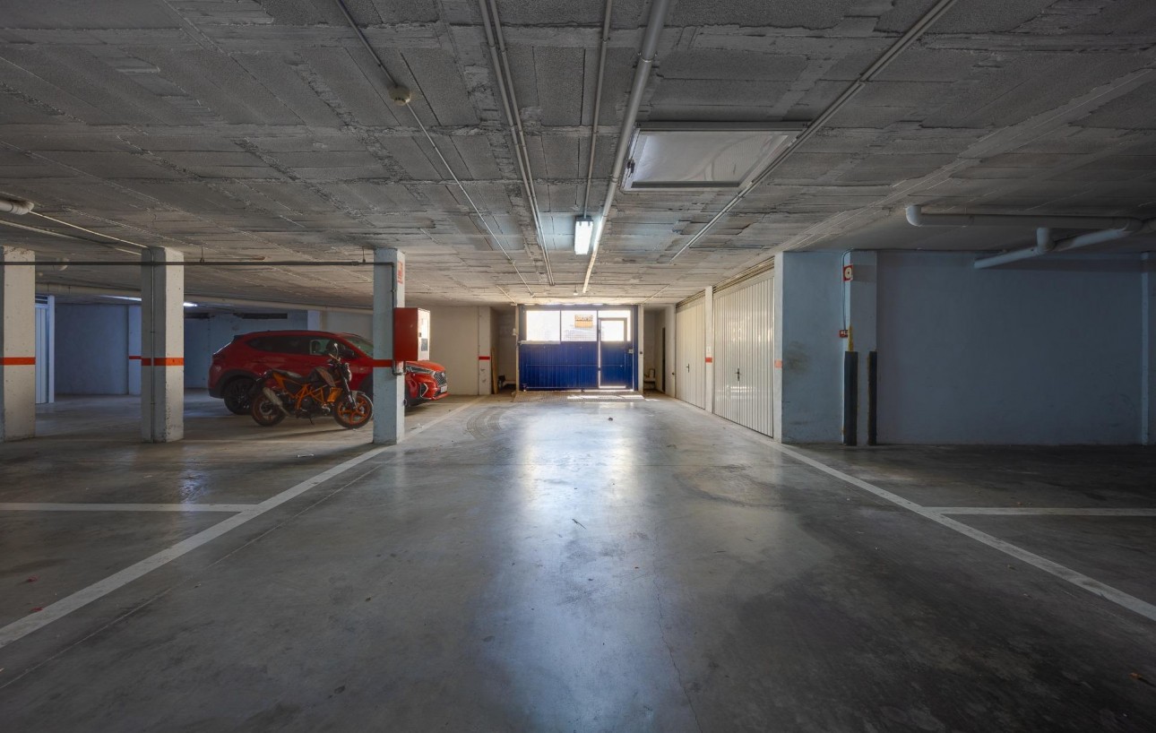 Resale - Garage - Torrevieja - Centro