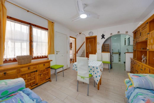 Resale - Chalet - Torrevieja - Calas blanca