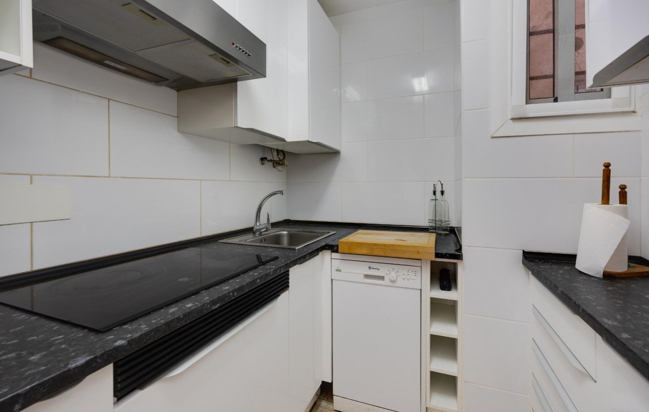 Resale - Chalet - Torrevieja - Calas blanca