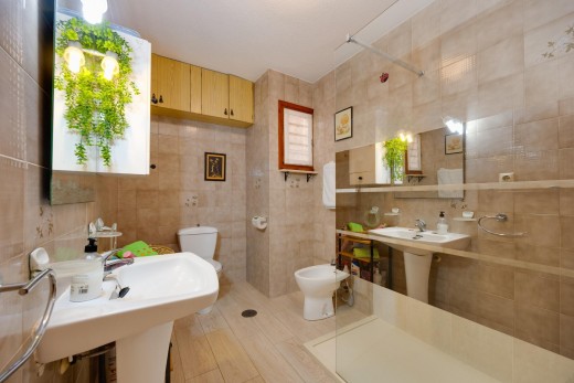 Resale - Chalet - Torrevieja - Calas blanca