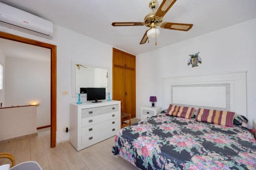 Resale - Chalet - Torrevieja - Calas blanca