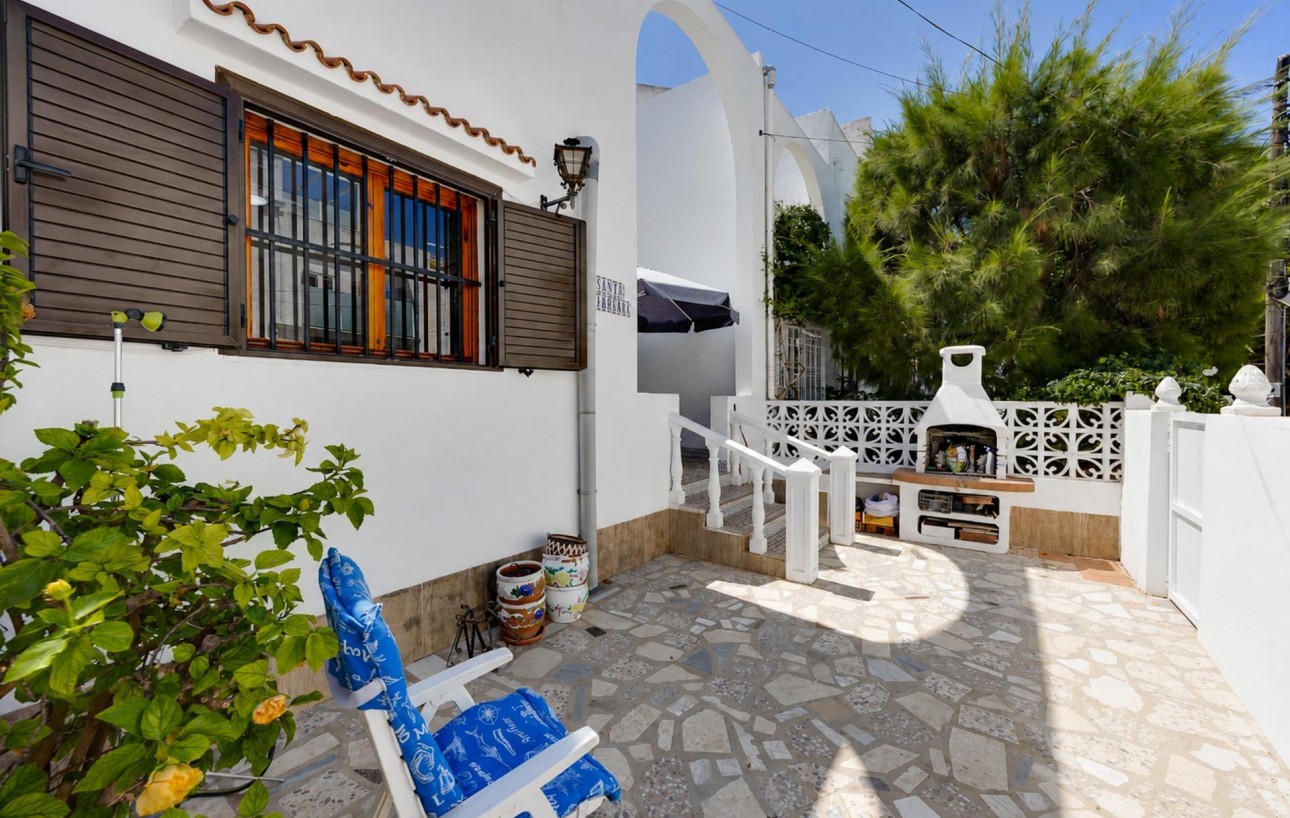 Resale - Chalet - Torrevieja - Calas blanca