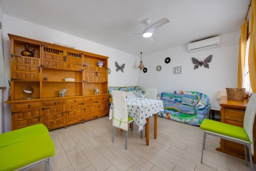 Resale - Chalet - Torrevieja - Calas blanca