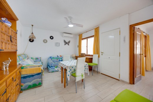 Resale - Chalet - Torrevieja - Calas blanca