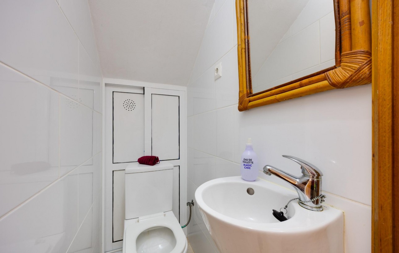 Resale - Chalet - Torrevieja - Calas blanca
