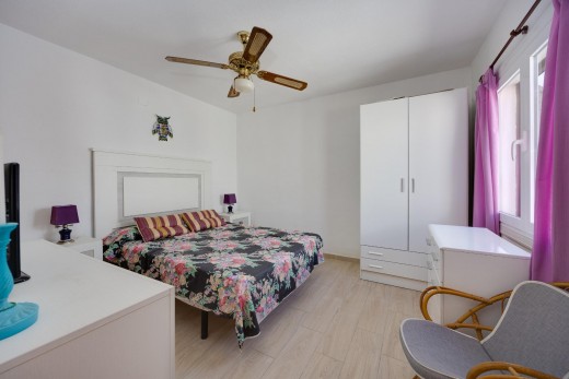 Resale - Chalet - Torrevieja - Calas blanca