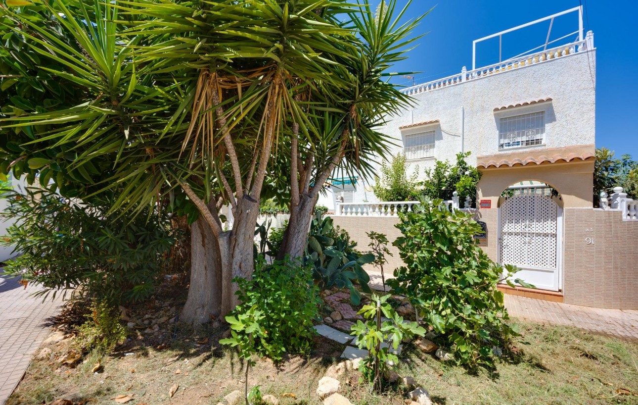 Resale - Chalet - Torrevieja - Calas blanca