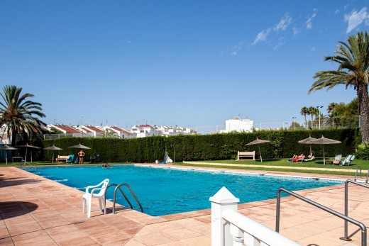 Resale - Chalet - Torrevieja - Calas blanca