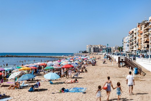 Resale - Chalet - Torrevieja - Calas blanca