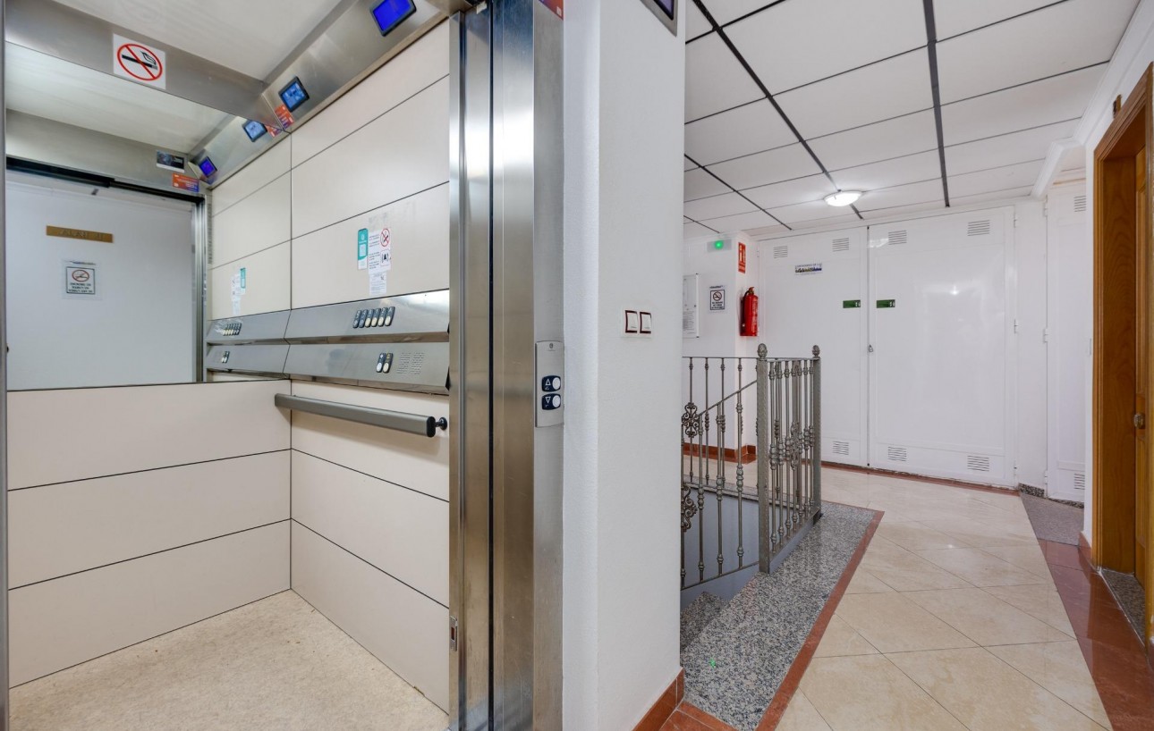 Resale - Wohnung - Torrevieja - Centro