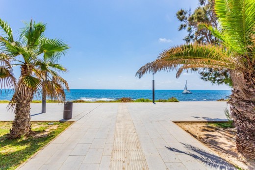 Venta - Bungalow Planta Baja - Torrevieja - Playa de los Naufragos