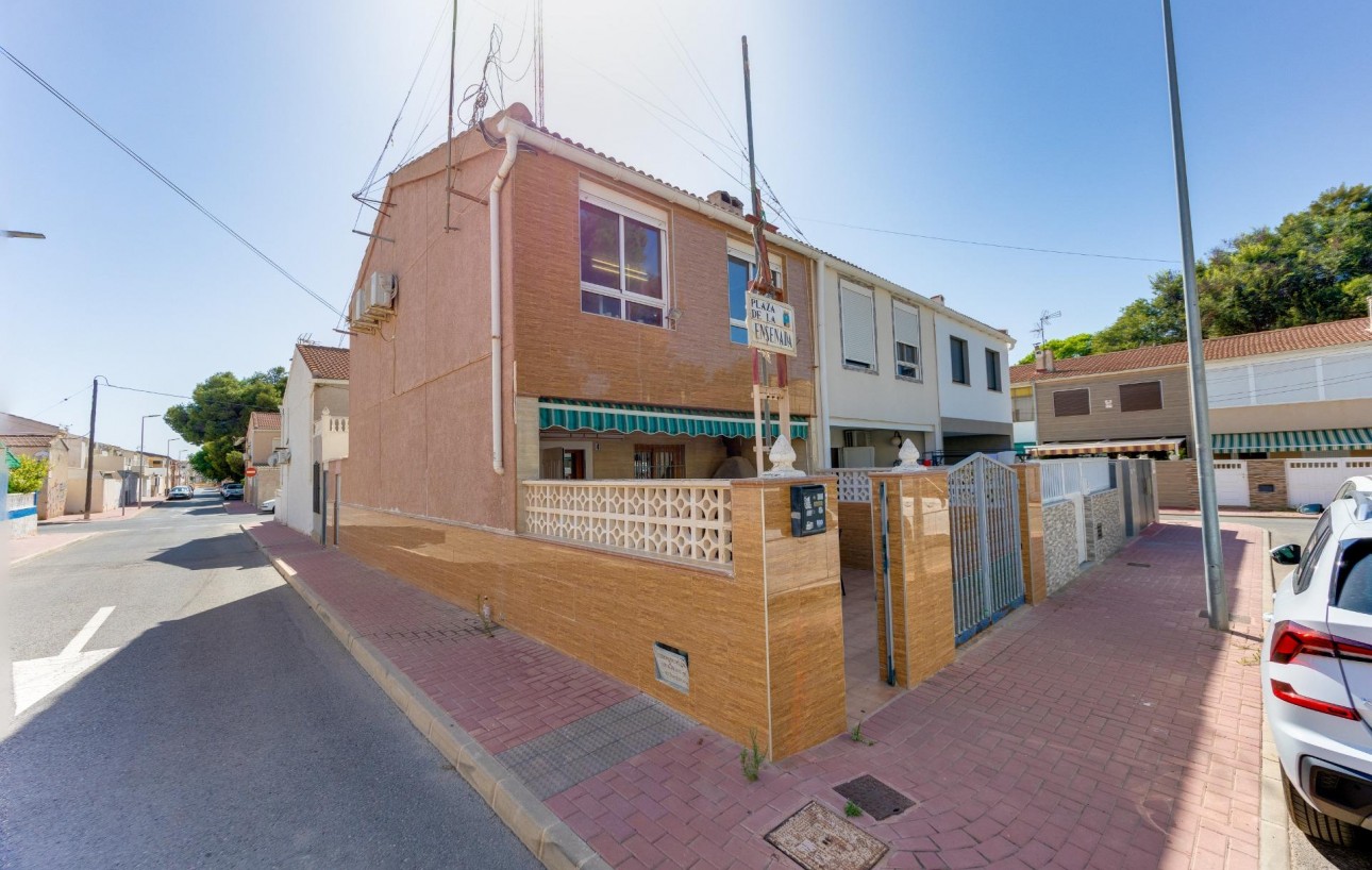 Venta - Chalet - Torrevieja - Playa de los Naufragos