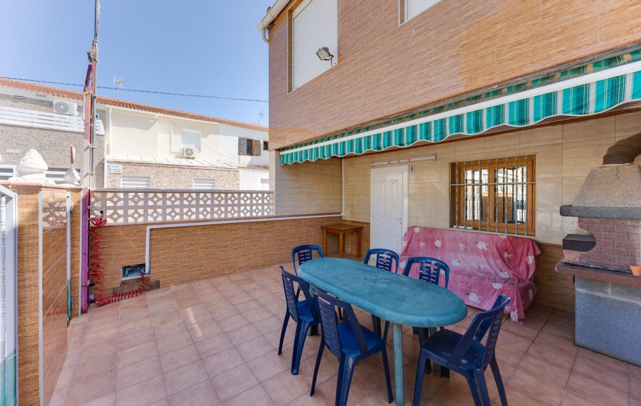 Venta - Chalet - Torrevieja - Playa de los Naufragos