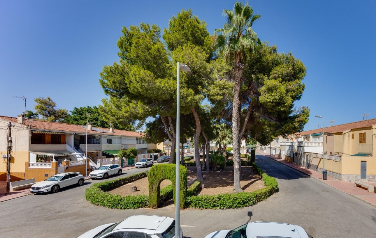 Venta - Chalet - Torrevieja - Playa de los Naufragos
