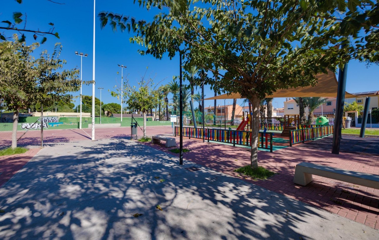 Venta - Chalet - Torrevieja - Playa de los Naufragos