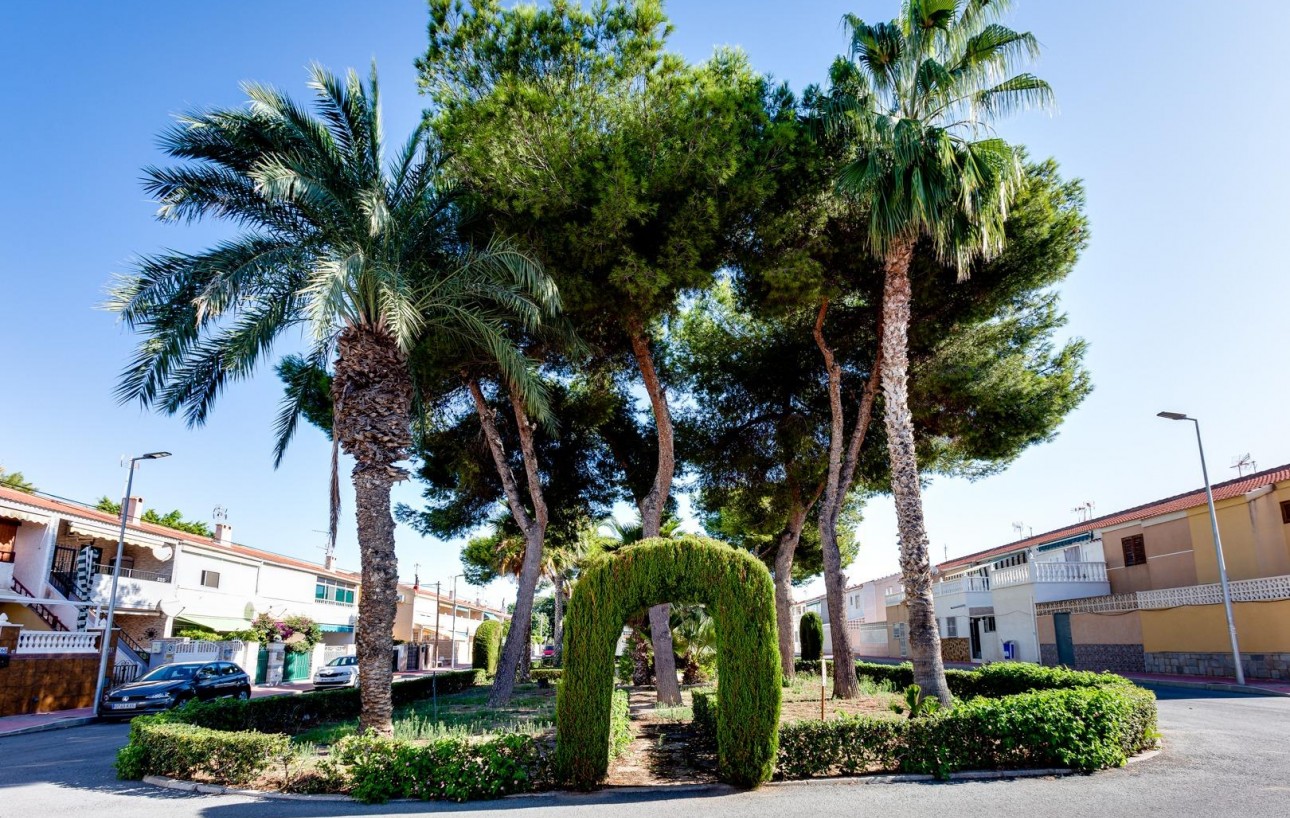 Venta - Chalet - Torrevieja - Playa de los Naufragos