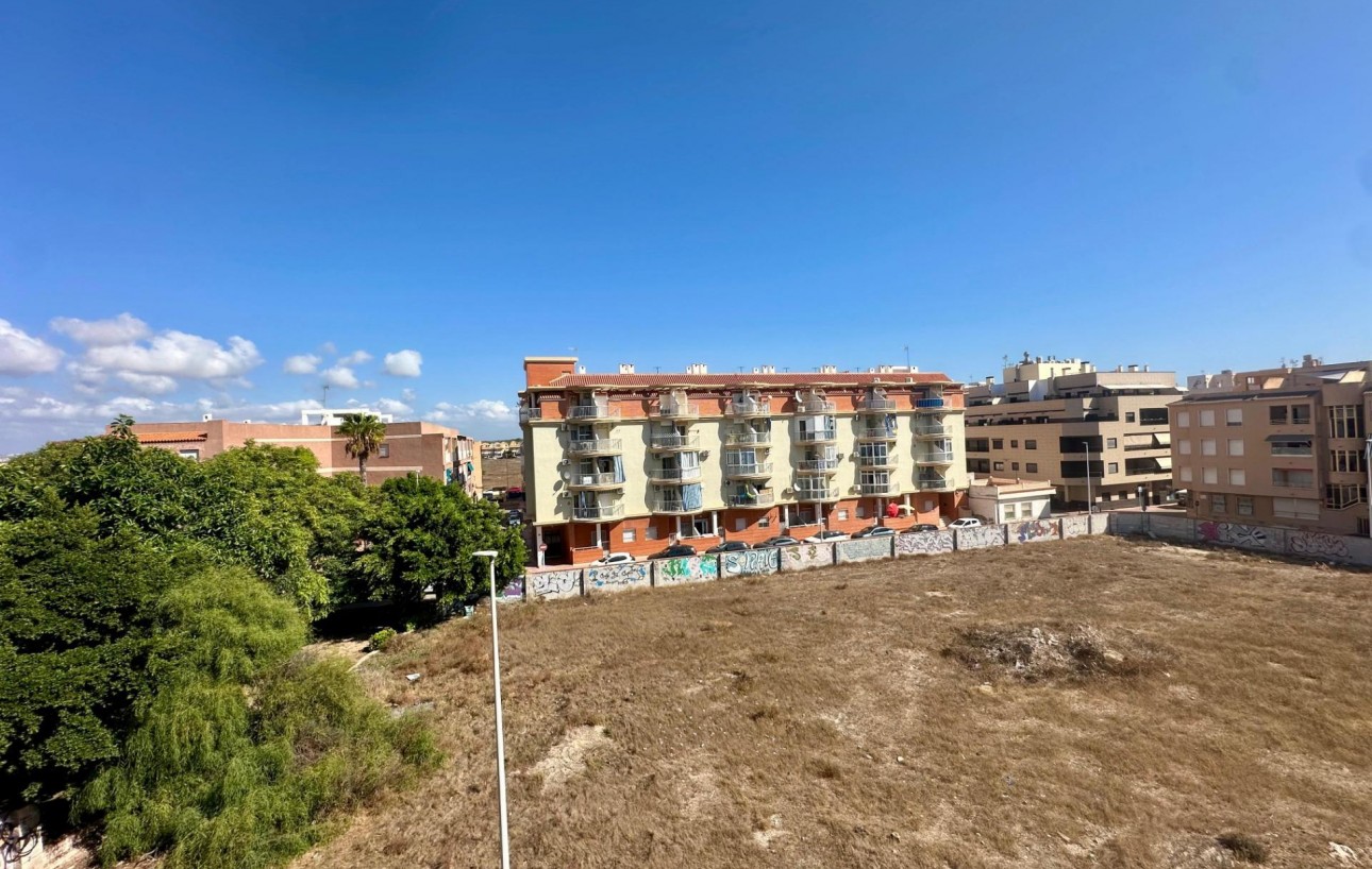 Venta - Apartamento - Torrevieja - La Mata pueblo