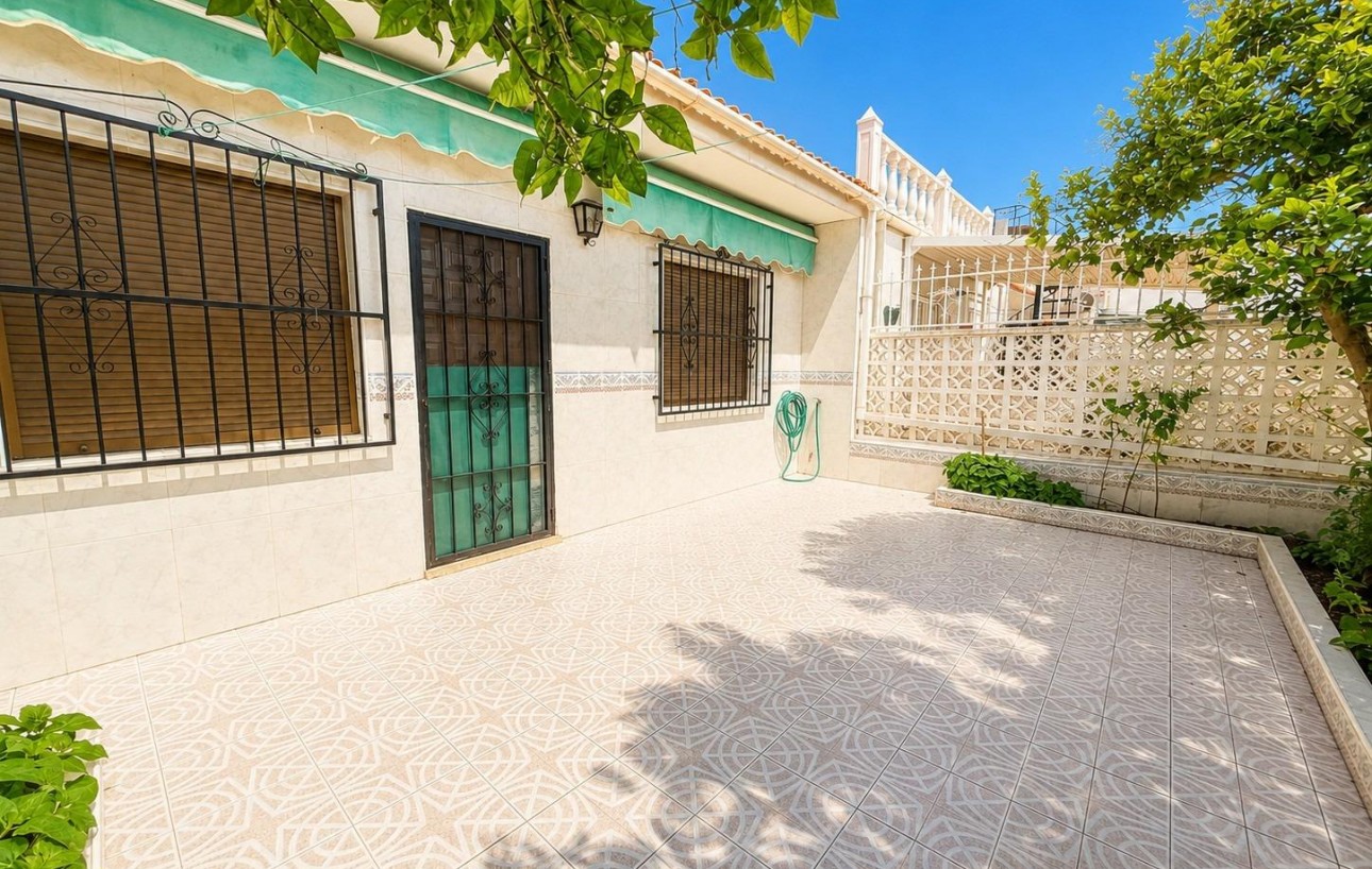 Sale - Bungalow - Torrevieja - La Siesta - El Salado - Torreta