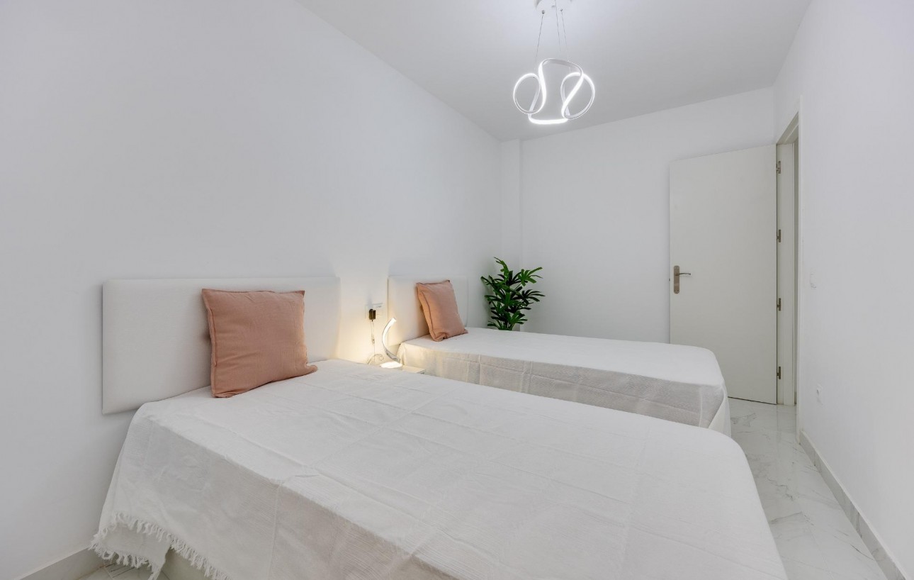 Sale - Apartment - Torrevieja - Parque de las Naciones