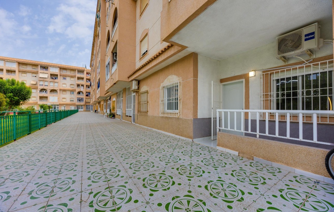 Sale - Apartment - Torrevieja - Parque de las Naciones