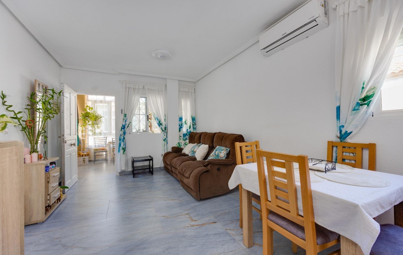 Sale - Bungalow Planta Alta - Torrevieja - Centro