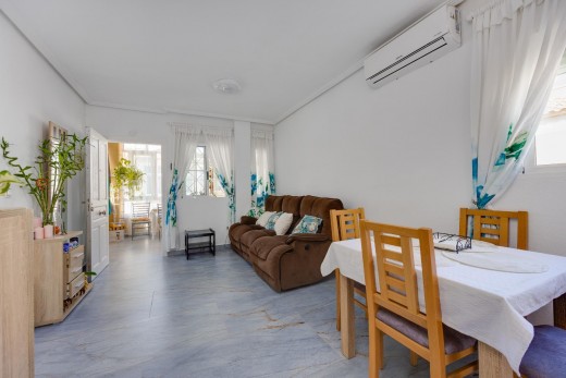 Sale - Bungalow Planta Alta - Torrevieja - Centro